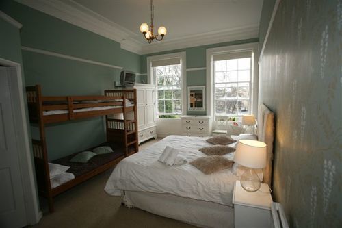 BLOSSOMS YORK GUEST HOUSE: RESERVE YOUR APARTMENT ONLINE